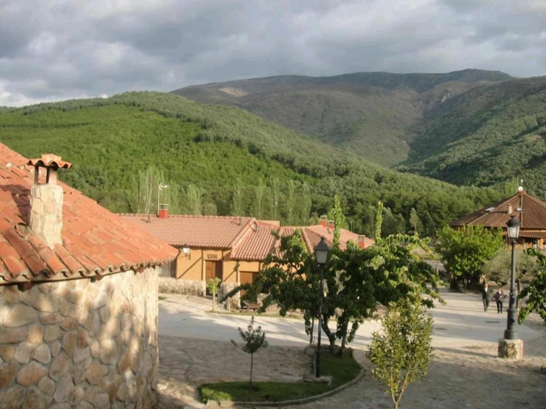 Complejo Rural Los Chozos Valle Del Jerte Exterior photo
